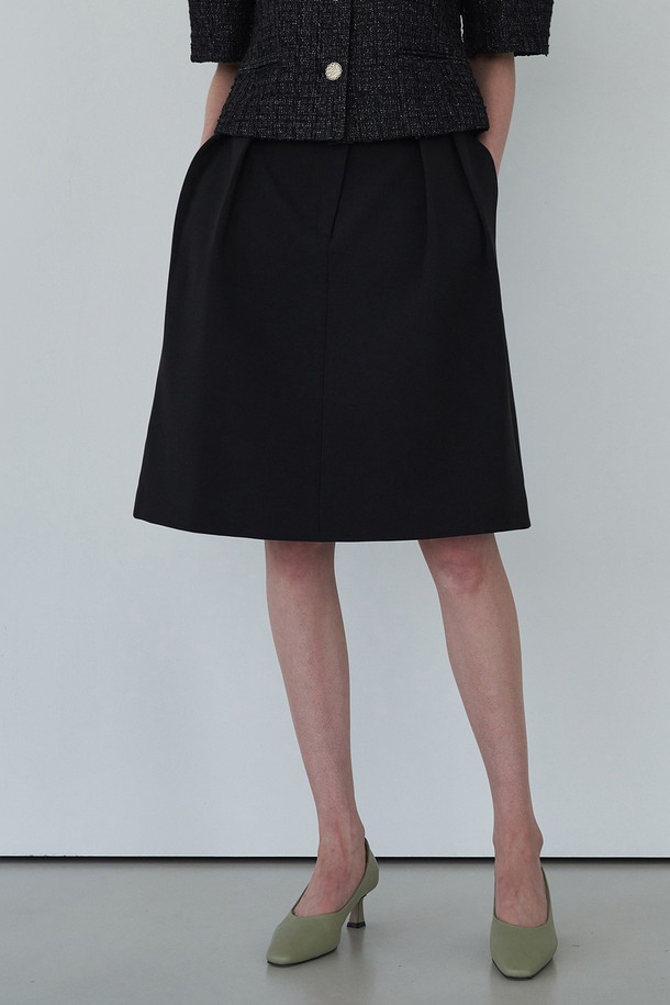 BY GINGER - 미디스커트 - [22SS]Volume pintuck half skirt - black																																																																																																																																					