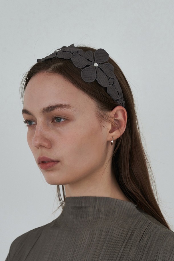 BY GINGER - 기타소품 - [22SS]Swaroveski flower hairband - 2 color