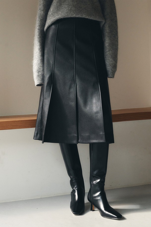 BY GINGER - 미디스커트 - [22FW]Leather slit pleats skirt - black