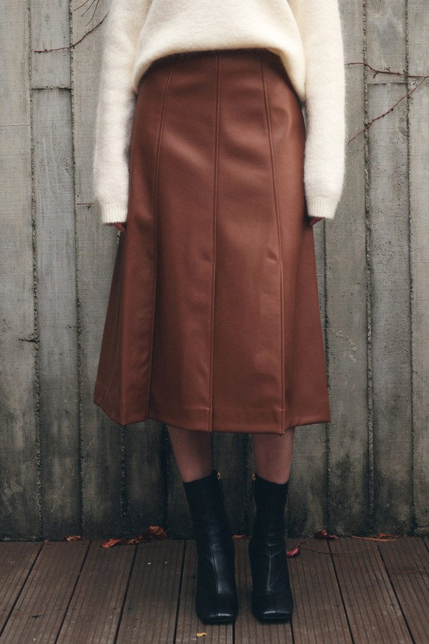 BY GINGER - 미디스커트 - [22FW]Leather slit pleats skirt - brown