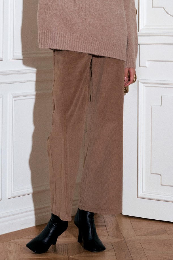 BY GINGER - 롱/미디팬츠 - Wide straight fit corduroy pants - beige