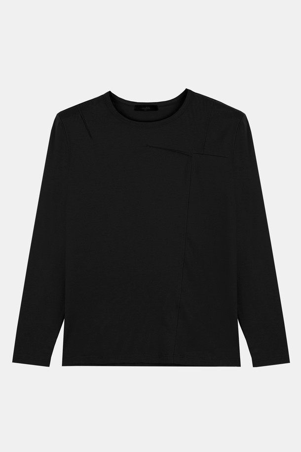 부드러운 촉감의 코팅면 소재로 제작된 소프트터치 라운드넥 코튼 긴팔티 TEE168BK는 맨살에 닿는 느낌이 편안하며, 은은한 광택이 고급스러움을 더합니다. 베이직한 디자인과 레귤러 핏으로 일상에서 부담 없이 착용하기 좋고, 블랙, 화이트, 블루 세 가지 컬러로 다양한 스타일을 연출할 수 있습니다. 면 소재로 봄, 여름, 가을, 겨울 언제든 활용 가능하며, 라운드넥 디자인으로 깔끔한 인상을 줍니다.
