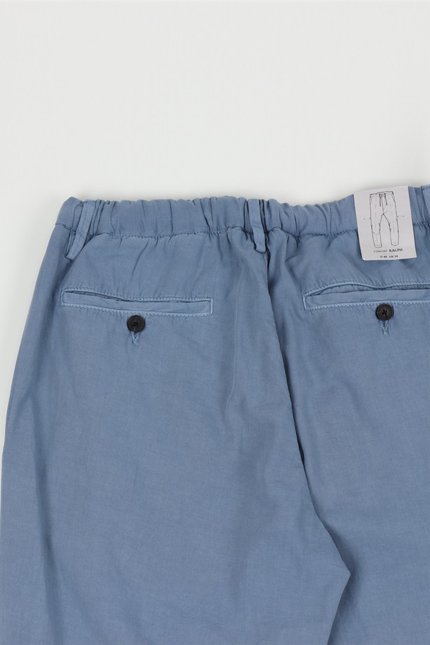 **제품 설명:**

봄, 여름 시즌에 시원하게 즐길 수 있는 5가지 컬러의 밴딩 린넨 바지 PT159A입니다. 스카이블루, 그린, 블랙, 화이트, 베이지의 다채로운 색상으로 출시되어 어떤 상의와도 편안하게 매치할 수 있습니다. 면과 린넨 혼방 소재로 제작되어 부드러운 촉감과 적당한 두께감을 자랑하며, 베이직핏 디자인으로 편안한 착용감을 선사합니다.
