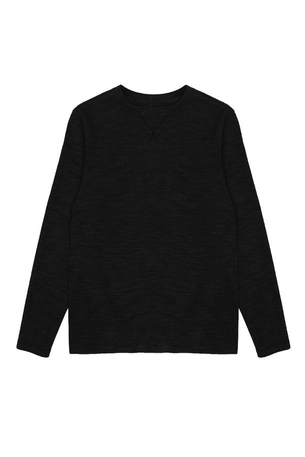 남성 봄 가을 솔리드 슬리브 긴팔 티셔츠 TEE104입니다. 부드러운 촉감의 면 59%, 폴리에스터 41% 혼방 소재로 제작되어 편안한 착용감을 선사합니다. 슬림핏 라운드넥 디자인으로, 베이직한 스타일을 연출하며 데이트룩 또는 겨울 데일리룩에 활용하기 좋습니다. 네이비, 브라운, 블랙, 아이보리 4가지 색상으로 출시되어 취향에 맞게 선택 가능합니다. 신축성이 있어 활동성을 높였습니다. 캐주얼, 미니멀, 클래식 스타일을 즐겨 입는 남성분들께 추천합니다.
