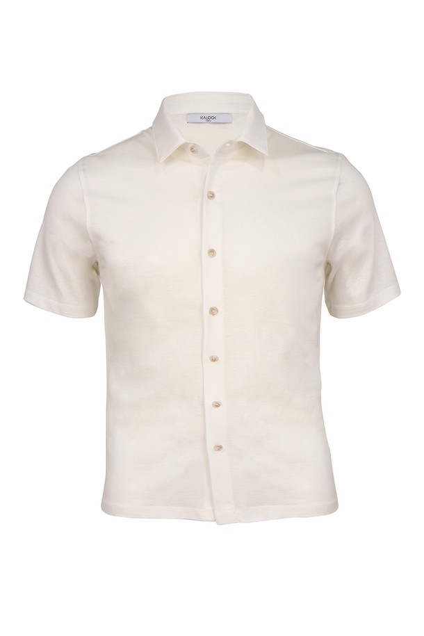 남성용 고급 텐셀 셔츠형 반팔 카라 티셔츠 STEE102A는 부드러운 텐셀과 면 혼방 소재로 제작되어, 얇은 두께감과 약간의 신축성으로 편안한 착용감을 선사합니다. 베이직한 스트라이프 패턴과 슬림핏 디자인으로 일상복에 잘 어울리며, 베이지, 블랙, 화이트 색상으로 제공됩니다. 고급 국내 원단을 사용하여 제작되었으며, 카라 디자인으로 세련된 느낌을 더했습니다.
