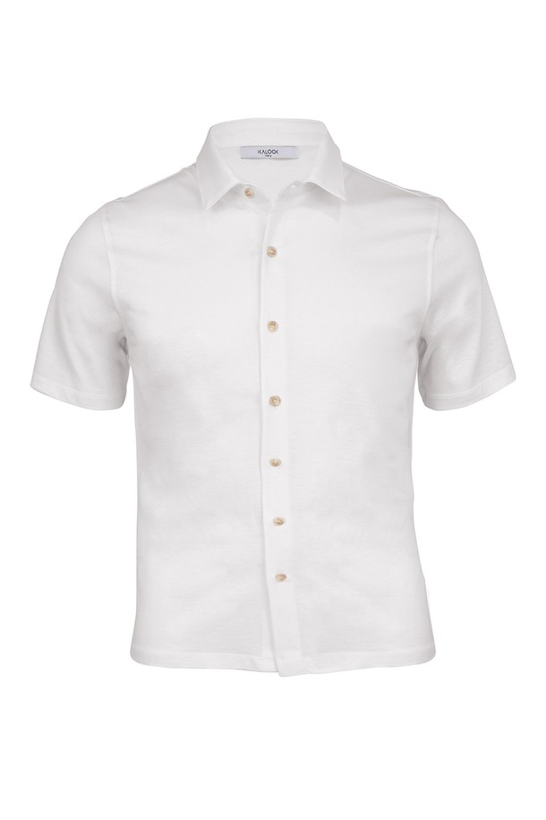 남성용 고급 텐셀 셔츠형 반팔 카라 티셔츠 STEE102A는 부드러운 텐셀과 면 혼방 소재로 제작되어 시원하고 편안한 착용감을 제공합니다. 베이직한 디자인에 슬림핏으로 제작되었으며, 베이지, 블랙, 화이트 색상으로 다양한 스타일 연출이 가능합니다. 일상복으로 적합하며, 얇은 두께와 약간의 신축성으로 여름철에도 쾌적하게 입을 수 있습니다.
