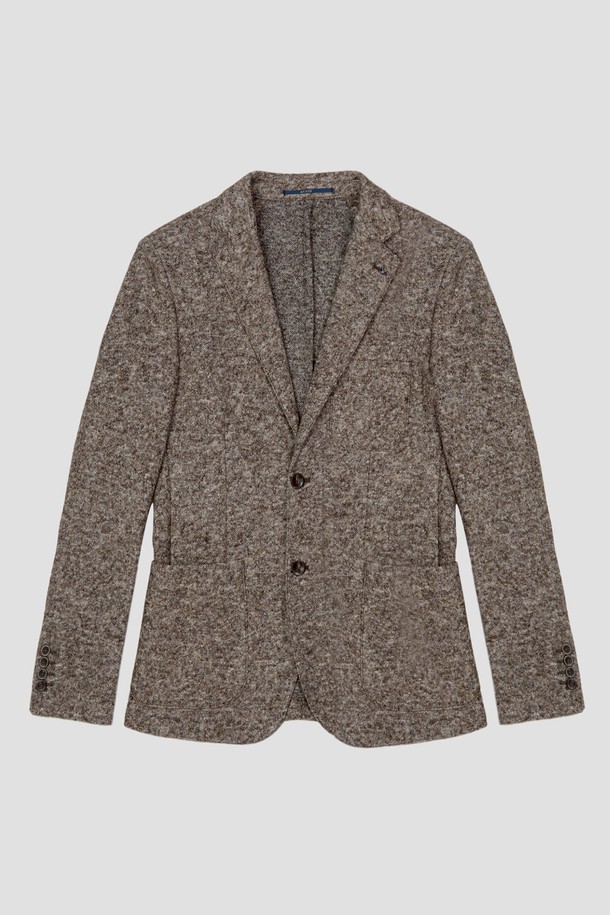 브라운 멜란지 투버튼 소프트 울 혼방 재킷 AJK112A는 남성용 아우터입니다. 가을과 겨울에 어울리는 두꺼운 두께감의 재킷으로, 부드러운 촉감의 울 혼방 소재로 제작되었습니다. 클래식하고 베이직한 스타일의 무지 패턴에 레귤러 핏, 테일러드 코트 타입으로 오피스룩, 비즈니스 캐주얼, 출근룩에 적합합니다. 투버튼 여밈 방식과 긴 소매 기장으로 미니멀하면서도 세련된 분위기를 연출합니다.
