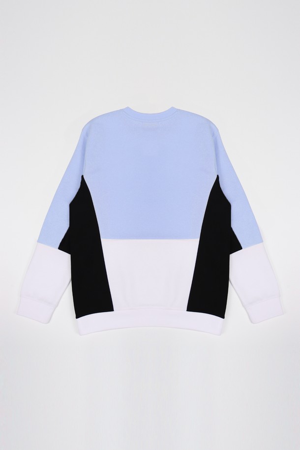 **멀티컬러 캐주얼 배색 맨투맨 TEE106A**는 [공용]으로 제작된 상의 맨투맨입니다. 봄, 가을에 어울리는 레귤러 핏의 긴소매 맨투맨으로, 부드러운 면 소재에 멀티컬러, 화이트, 블랙, 스카이블루 등의 다채로운 배색 디자인이 특징입니다. 라운드넥으로 제작되어 일상생활에서 캐주얼하고 베이직한 스타일 연출에 적합합니다. 두께는 보통이며, 편안한 착용감을 선사합니다. 미니멀한 스타일을 선호하는 분들께 추천합니다.
