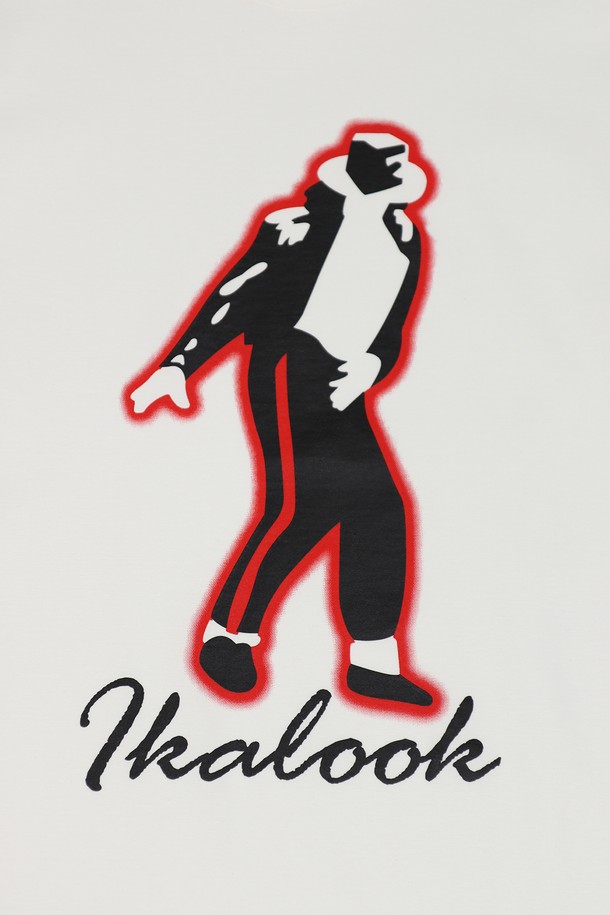 마이클 나염 실켓 반팔 티셔츠 ASTEE116은 부드러운 촉감의 면, 나일론, 폴리우레탄 혼방 소재로 제작되었으며, 신축성이 있어 편안한 착용감을 제공합니다. 베이직한 스타일의 남성용 슬림핏 라운드넥 반팔 티셔츠로, 프린트 패턴이 돋보이며 화이트, 블랙 색상으로 출시되었습니다. 일상복으로 적합하며 봄, 여름, 가을, 겨울 모든 계절에 착용하기 좋습니다.
