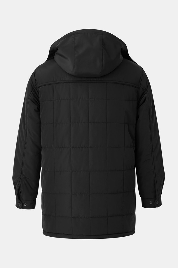 IKALOOK(이칼룩) 보아 후드 탈부착 미들 점퍼 BJP125는 캐주얼 스타일의 남녀 공용 점퍼입니다. 봄, 여름, 가을, 겨울 사계절 모두 착용 가능하며, 데일리 웨어로 활용하기 좋습니다. 블랙과 네이비 두 가지 색상으로 출시되었으며, 세미 오버사이즈 핏에 집업 스타일로 편안하게 착용할 수 있습니다. 탈부착 가능한 후드가 있어 다양한 스타일을 연출할 수 있으며, 안감은 레이온 100%로 제작되어 부드러운 촉감을 선사합니다. 두꺼운 두께감으로 겨울철 따뜻하게 입을 수 있는 아이템입니다.
