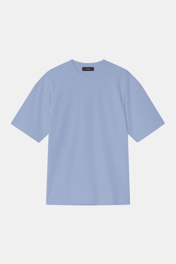 부드러운 촉감이 특징인 루즈핏 수피마 코튼 반팔 티셔츠 CSTEE103입니다. 봄, 여름 시즌에 적합하며, 베이직하고 캐주얼한 스타일을 연출하기 좋습니다. 얇은 두께감으로 편안하게 착용 가능하며, 라운드넥 디자인으로 깔끔한 인상을 줍니다. 수피마 코튼 원단을 사용하여 제작되어, 우수한 품질을 자랑합니다. 스카이블루 색상으로 시원하고 산뜻한 느낌을 더했습니다.
