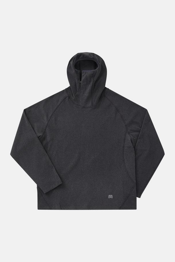 액티브 하이넥 플리스 후드티 CTEE109는 스포츠 활동과 일상 모두에서 활용 가능한 공용 의류입니다. 부드러운 플리스 소재와 두꺼운 두께감으로 가을, 겨울철에도 따뜻하게 착용할 수 있습니다. 하이넥 디자인과 하프 집업 디테일이 스포티하면서도 캐주얼한 스타일을 연출합니다. 레귤러핏으로 편안한 착용감을 제공하며, 무지 디자인으로 다양한 룩에 매치하기 용이합니다. 러닝룩, 등산룩, 피트니스룩 등 활동적인 TPO에 적합하며, 스포티, 캐주얼, 미니멀 스타일을 선호하는 분들께 추천합니다.
