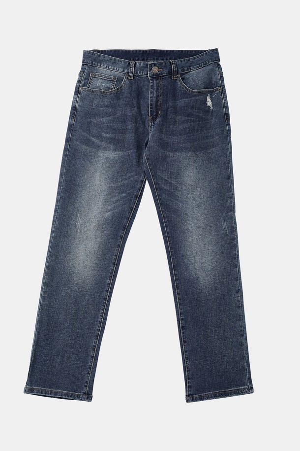 레귤러핏 포켓 데미지 스판 청바지 CJN107는 캐주얼 스타일을 선호하는 분들을 위한 딥블루 컬러의 긴 기장 청바지입니다. 봄, 여름, 가을, 겨울 사계절 모두 착용 가능하며, 데이트룩, 쇼핑룩 등 다양한 TPO에 활용할 수 있습니다. 면, 폴리에스터, 스판 소재 혼방으로 제작되어 편안한 착용감을 선사하며, 레귤러핏과 슬림핏 두 가지 핏으로 만나볼 수 있습니다. 포켓 리벳 디테일과 가죽 패치 디테일, 워싱 가공이 더해져 트렌디한 매력을 더합니다. 미니멀, 클래식 스타일을 즐겨 입는 분들께 추천합니다.
