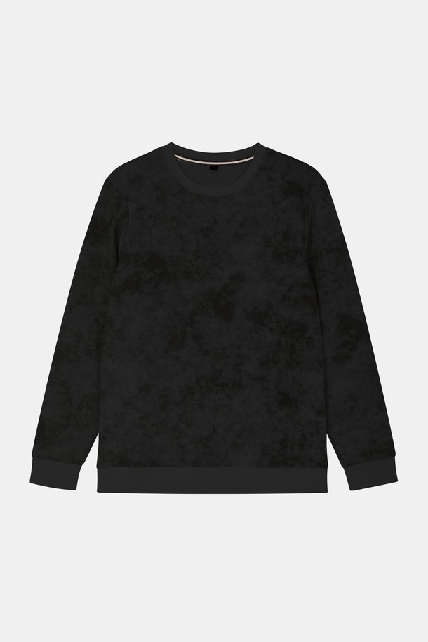 다잉 맨투맨 긴팔 티셔츠 CTEE114는 베이직한 스타일의 캐주얼 상의입니다. 레이온, 폴리에스터, 폴리우레탄 혼방 소재로 제작되어 봄, 가을에 착용하기 좋으며, 신축성이 있어 편안한 착용감을 제공합니다. 그레이, 카키, 블랙 세 가지 색상으로 출시되었으며, 소매와 밑단 시보리 처리로 깔끔한 핏을 연출합니다.
