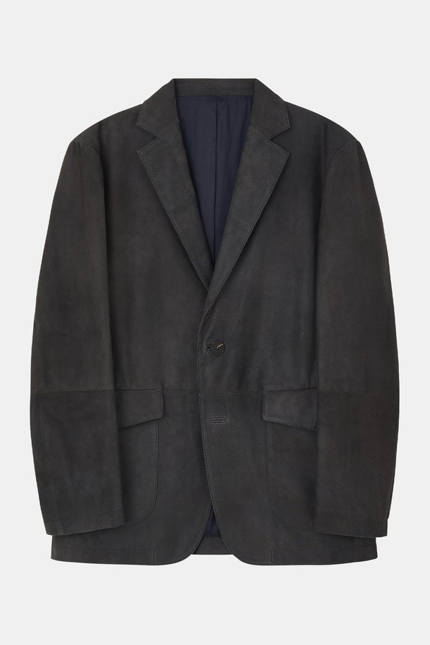 네이비 컬러의 램 크리스탈 패브릭 싱글 재킷 CLJP112입니다. 클래식 및 미니멀 스타일을 기반으로 제작되어 오피스룩, 비즈니스 캐주얼, 모임룩 등 다양한 TPO에 활용 가능합니다. 봄, 가을 시즌에 적합하며, 레귤러 핏과 긴 소매 기장으로 편안한 착용감을 선사합니다. 무지 패턴의 싱글 버튼 여밈 방식이며, 레귤러 기장의 자켓입니다.
