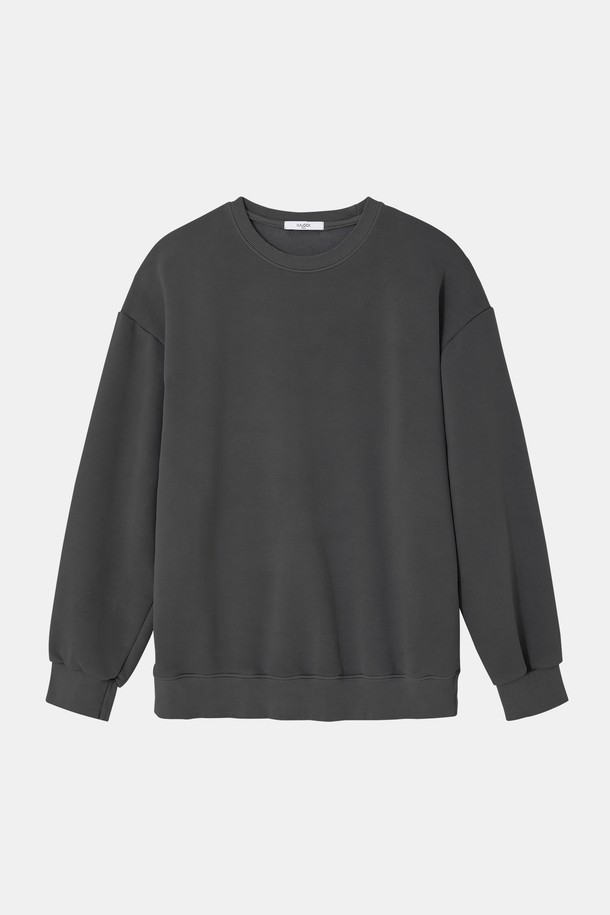 멀티컬러 피그먼트 맨투맨 티셔츠 CTEE117는 데일리룩에 활용하기 좋은 공용 맨투맨입니다. 봄, 가을, 사계절 모두 착용 가능하며 베이직한 스타일로 다양한 룩에 매치하기 용이합니다. 면 소재로 제작되어 편안한 착용감을 선사하며, 피그먼트 워싱 처리로 빈티지하면서도 톤 다운된 컬러감이 특징입니다. 라운드넥, 긴소매, 베이직핏으로 제작되었으며, 산책룩이나 집콕룩 등 편안한 TPO에 잘 어울립니다. 캐주얼, 미니멀, 클래식 스타일을 즐겨 입는 분들께 추천합니다.
