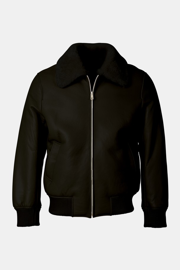 세련된 여성의 겨울 스타일을 완성할 와이어 카라 램스킨 무스탕 CLJP123입니다. 부드러운 램스킨 소재와 두꺼운 두께감으로 뛰어난 보온성을 제공하며, 와이어 카라 디테일이 세련된 포인트를 더합니다. 레귤러핏으로 편안한 착용감을 선사하며, 블랙 컬러와 미니멀한 디자인은 어떤 룩에도 쉽게 매치하여 클래식하고 시크한 스타일을 연출할 수 있습니다. 데이트룩에 완벽하게 어울리는 와이어 카라 램스킨 무스탕으로 따뜻하고 스타일리시한 겨울을 보내세요. 긴 소매와 집업 여밈 방식으로 실용성을 높였습니다.
