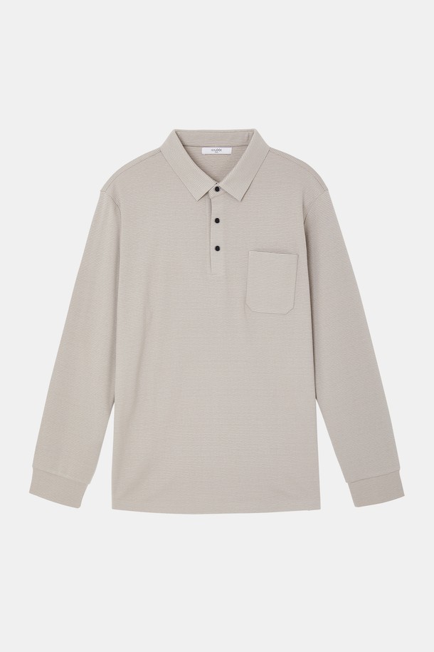 엠보 스트라이프 카라넥 긴팔티 CTEE119는 베이직하면서 캐주얼한 스타일을 연출하는 공용 티셔츠입니다. 봄, 가을에 어울리는 부드러운 면 소재로 제작되었으며, 엠보 스트라이프 패턴이 특징입니다. 레귤러핏에 크롭 기장으로, 데이트룩이나 봄 소풍룩에 적합합니다. 카라넥 디자인과 긴소매로 미니멀, 클래식한 스타일을 완성합니다.
