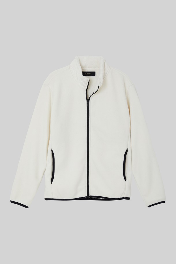 코듀로이 카라 플리스 점퍼 CJP150은 여성용으로, 가을과 겨울에 따뜻하게 입을 수 있는 플리스 점퍼입니다. 캐주얼하고 베이직한 스타일의 무지 디자인으로, 화이트와 블랙 두 가지 색상으로 출시되었습니다. 부드러운 촉감의 코듀로이와 플리스 소재를 사용하여 두꺼운 두께감을 자랑하며, 크롭 기장과 레귤러핏으로 편안하게 착용 가능합니다. 집업 스타일의 긴소매 점퍼로, 카라 디테일과 배색 디자인이 돋보입니다.
