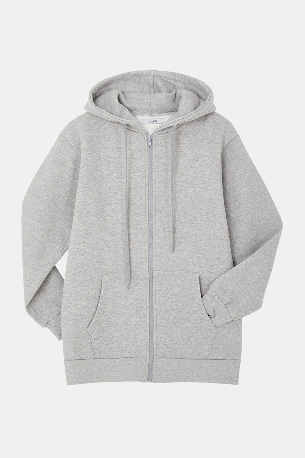 베이직 코튼 기모 후드 집업 CTEE129는 일상에서 편안하게 착용하기 좋은 공용 후드 집업입니다. 부드러운 촉감의 면 소재에 기모 안감을 더해 가을, 겨울철 따뜻하게 입을 수 있습니다. 무지 디자인과 레귤러핏으로 캐주얼, 미니멀, 클래식 스타일을 연출하기 좋으며, 캠핑룩 또는 집콕룩으로 활용하기에도 좋습니다. 그레이 컬러의 긴소매 집업 스타일로, 어떤 옷에도 쉽게 매치할 수 있는 활용도 높은 아이템입니다.
