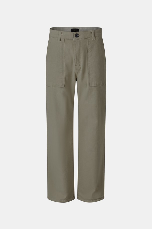 일자핏 사방스판 기모 퍼티그 팬츠 CPT179는 남성용 바지로, 가을과 겨울에 따뜻하게 착용할 수 있습니다. 블랙, 카키, 모카, 크림 4가지 색상으로 출시되어 다양한 스타일 연출이 가능합니다. 면과 폴리우레탄 혼방 소재로 제작되어 부드러운 촉감과 뛰어난 신축성을 자랑하며, 기모 안감으로 보온성을 높였습니다. 넉넉한 일자핏과 캐주얼, 베이직한 스타일로 출근룩, 캠핑룩 등 다양한 TPO에 활용 가능합니다.
