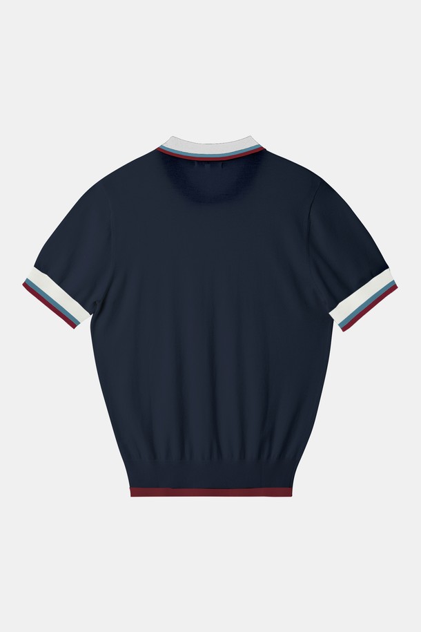 라이프앤 골프 라운드 카라 반팔 니트티 CSTEE113은 남성용 니트 티셔츠로, 봄, 여름, 가을 시즌에 착용하기 좋습니다. 네이비와 화이트, 두 가지 색상으로 출시되었으며, 라운드넥에 카라 디테일이 더해져 모던하고 베이직한 스타일을 연출합니다. 레이온과 나일론 혼방의 부드러운 소재와 베이직핏의 편안한 착용감, 스트라이프 패턴으로 골프 및 일상에서도 활용하기 좋은 반소매 니트 티셔츠입니다.
