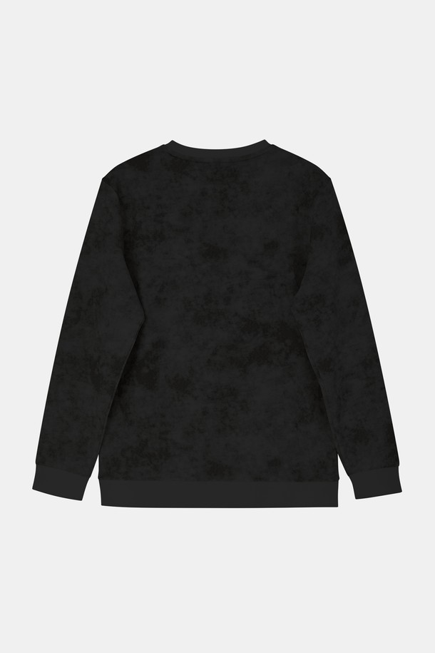 다잉 맨투맨 긴팔 티셔츠 CTEE114는 베이직한 스타일의 캐주얼 상의입니다. 레이온, 폴리에스터, 폴리우레탄 혼방 소재로 제작되어 봄, 가을에 착용하기 좋으며, 신축성이 있어 편안한 착용감을 제공합니다. 그레이, 카키, 블랙 세 가지 색상으로 출시되었으며, 소매와 밑단 시보리 처리로 깔끔한 핏을 연출합니다.
