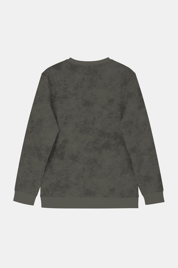 다잉 맨투맨 긴팔 티셔츠 CTEE114는 부드러운 레이온, 폴리에스터, 폴리우레탄 혼방 소재로 제작되어 편안한 착용감과 신축성을 제공합니다. 베이직한 디자인에 그레이, 카키, 블랙 세 가지 색상으로 출시되어 데일리룩과 야외 활동에 폭넓게 활용할 수 있습니다. 소매와 밑단 시보리 처리로 안정감을 더했으며, 캐주얼, 미니멀, 클래식 스타일을 즐기는 분들께 적합합니다.
