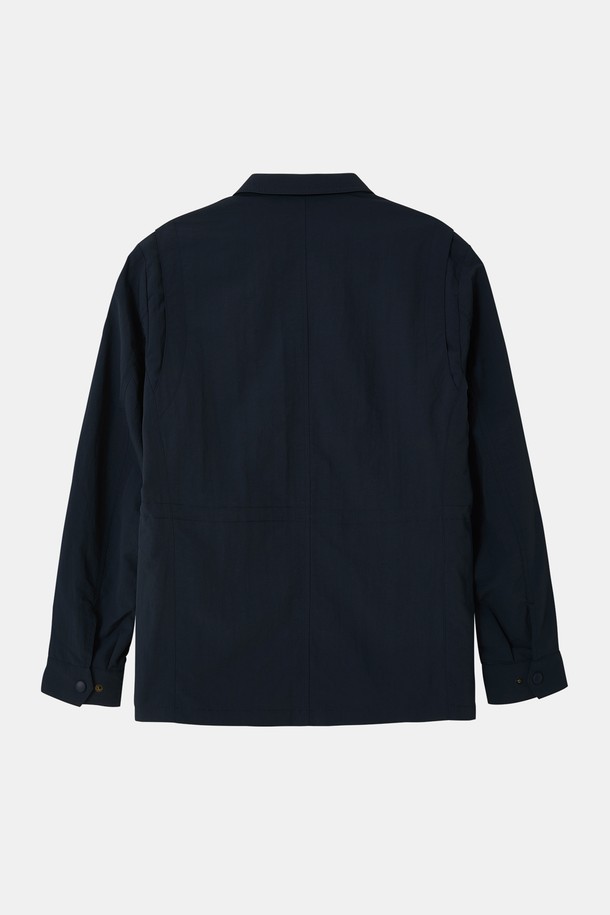 봄/가을 히든 집업 바람막이 재킷 CJP135는 데일리, 일상 활동, 야외 활동에 적합한 남녀 공용 바람막이입니다. 네이비, 블루, 차콜 세 가지 색상으로 출시되었으며, 베이직한 디자인과 무지 패턴으로 어떤 스타일에도 잘 어울립니다. 얇은 두께감의 나일론, 면 혼방 소재로 제작되어 봄, 가을 간절기에 편안하게 착용할 수 있습니다. 베이직핏의 레귤러 기장이며, 집업 방식과 긴 소매, 안쪽 주머니, 가슴 플랩 포켓 디테일이 특징입니다. 여행룩, 캐주얼, 미니멀, 시티보이 스타일을 연출하기에 좋습니다.
