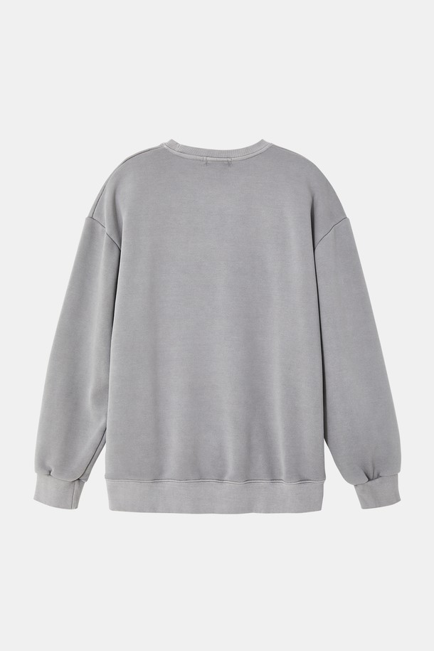 **멀티컬러 피그먼트 맨투맨 티셔츠 CTEE117**는 베이직한 스타일의 공용 맨투맨 티셔츠입니다. 부드러운 면 소재에 피그먼트 워싱 처리하여 은은한 촉감을 선사하며, 사계절 활용 가능한 두께감으로 봄, 가을에는 단독으로, 겨울에는 이너로 착용하기 좋습니다. 그레이, 차콜, 카키, 브라운 4가지 색상으로 출시되어 다양한 데일리룩에 매치하기 용이합니다. 기본 핏과 라운드넥 디자인으로 편안하게 집콕룩, 캐주얼, 미니멀, 클래식 스타일을 연출할 수 있습니다. 신축성이 있어 활동성 또한 보장합니다.
