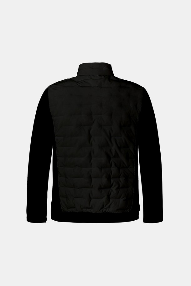 스포츠 네오프렌 다운 퀼팅 점퍼 CJP144는 겨울철 스포츠 활동과 일상에서 모두 활용 가능한 공용 아우터입니다. 보온성이 뛰어난 두꺼운 두께의 네오프렌 소재로 제작되었으며, 부드러운 촉감과 레귤러핏으로 편안한 착용감을 제공합니다. 집업 스타일의 긴 소매 점퍼로, 퀼팅 패턴이 스포티한 무드를 더합니다. 등산, 캠핑, 러닝룩 등 다양한 TPO에 활용 가능하며, 스포티, 캐주얼, 고프코어 스타일을 연출하기 좋습니다.
