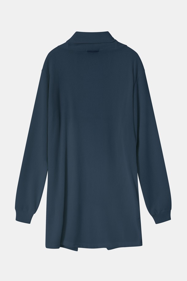 멀티컬러 미들 숄 가디건 CKA103A는 여성용 니트/스웨터 상의입니다. 부드러운 촉감의 니트 소재로 제작되었으며, 얇은 두께감으로 봄, 가을에 착용하기 좋습니다. 베이직한 스타일의 무지 패턴에 숄 카라 디자인이 특징이며, 핏은 레귤러핏, 소매는 긴 소매, 기장은 미디엄입니다. 클래식, 미니멀, 캐주얼 스타일을 연출하기 좋은 아이템입니다.
