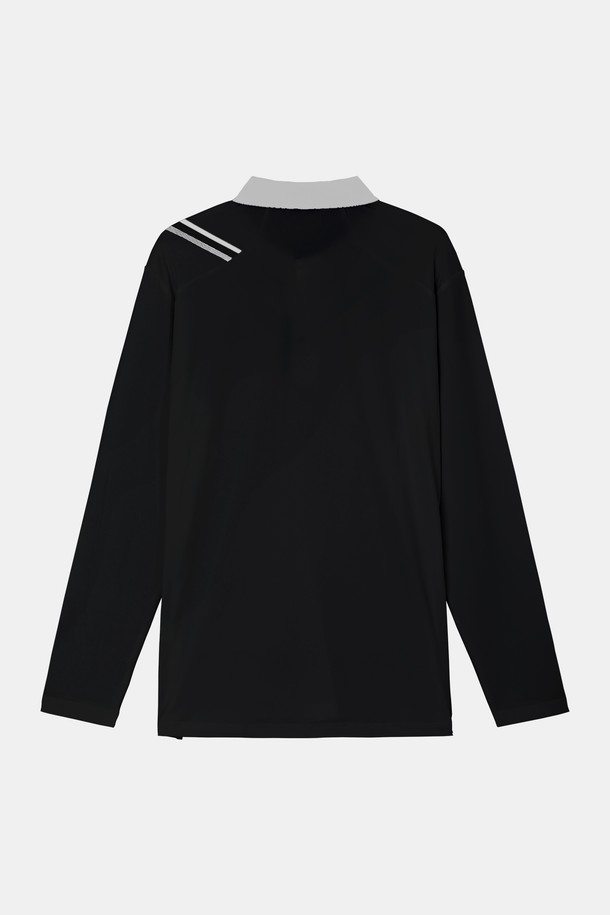 **스포츠 사선 스판 카라넥 긴팔티 CTEE126**은 스포츠 활동은 물론 일상에서도 활용 가능한 공용 긴팔 티셔츠입니다. 블랙과 화이트 두 가지 색상으로 출시되었으며, 봄, 가을에 적합한 보통 두께의 제품입니다. 스판 소재를 사용하여 신축성이 뛰어나 편안한 착용감을 제공하며, 레귤러핏으로 제작되었습니다. 스포티와 캐주얼 스타일을 모두 연출할 수 있으며, 피트니스룩, 러닝룩, 골프룩 등 다양한 TPO에 활용 가능합니다. 사선 패턴과 카라넥 디자인이 특징입니다.
