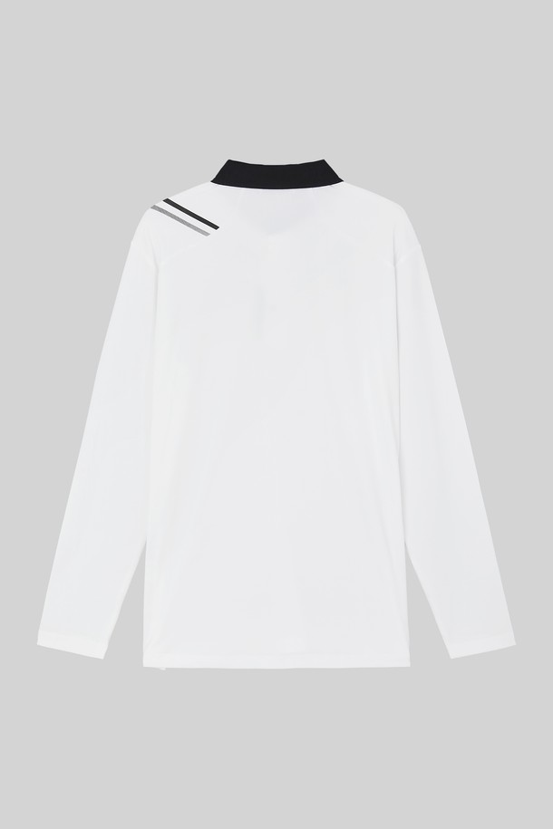 스포츠 사선 스판 카라넥 긴팔 티셔츠 CTEE126은 남녀 공용으로, 봄, 가을에 스포티하게 연출하기 좋은 상의입니다. 화이트와 블랙 두 가지 색상으로 출시되었으며, 레귤러 핏에 긴 소매 기장으로 제작되었습니다. 신축성 있는 스판 소재를 사용하여 활동성을 높였으며, 카라넥과 사선 패턴으로 디자인 포인트를 더했습니다. 피트니스룩, 러닝룩, 골프룩 등 다양한 스포츠 활동과 일상에서 캐주얼하게 활용하기 좋습니다.
