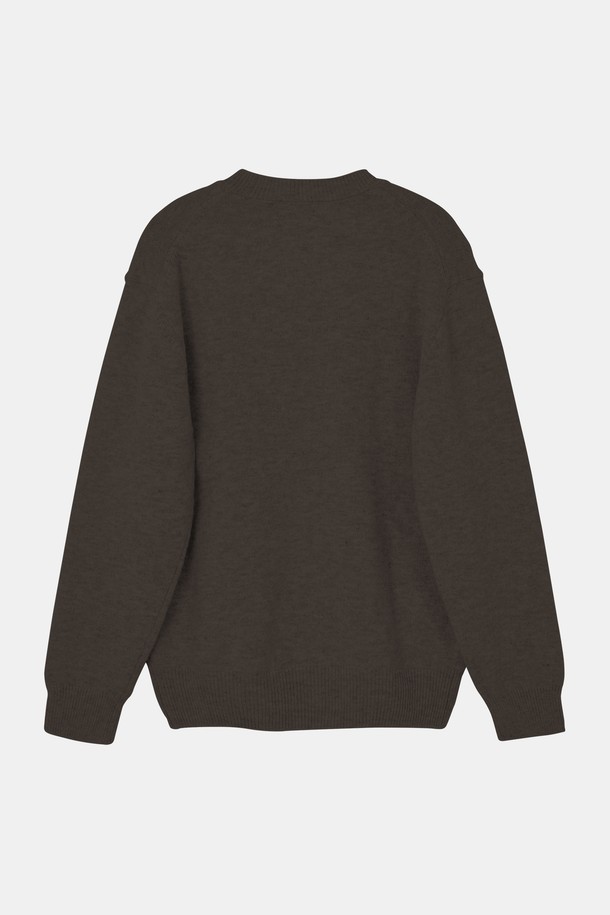 멀티컬러 에어울 긴팔 니트 CNIT109는 가을과 겨울에 따뜻하게 입을 수 있는 여성용 니트/스웨터입니다. 베이직 스타일의 라운드넥 디자인이며, 부드러운 촉감의 울 소재로 제작되었습니다. 레귤러핏으로 편안하게 착용 가능하며, 크롭 기장과 긴소매가 특징입니다. 무지 패턴의 멀티컬러 배색이 돋보이며, 모임룩, 클래식, 미니멀, 캐주얼 스타일 모두 소화 가능한 활용도 높은 아이템입니다.
