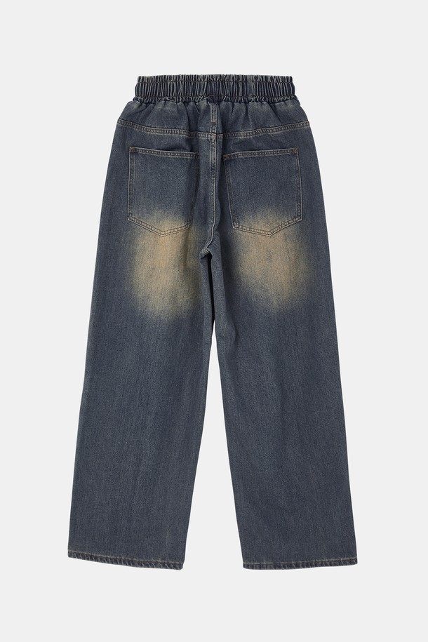 루즈핏 워싱 밴딩 데님 팬츠 CJN113은 캐주얼, 미니멀, 시티보이 스타일을 아우르는 데님 팬츠입니다. 봄, 여름, 가을, 겨울 사계절 모두 착용 가능하며, 데이트룩, 여행룩에 적합합니다. 밴딩 처리로 편안한 착용감을 선사하며, 워싱 디테일이 빈티지한 멋을 더합니다. 루즈핏으로 활동성을 높였으며, 면 소재로 제작되어 편안한 착용감을 제공합니다. 신축성은 보통 수준입니다.
