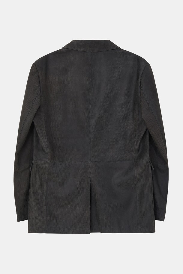 네이비 컬러의 램 크리스탈 패브릭 싱글 재킷 CLJP112입니다. 클래식 및 미니멀 스타일을 기반으로 제작되어 오피스룩, 비즈니스 캐주얼, 모임룩 등 다양한 TPO에 활용 가능합니다. 봄, 가을 시즌에 적합하며, 레귤러 핏과 긴 소매 기장으로 편안한 착용감을 선사합니다. 무지 패턴의 싱글 버튼 여밈 방식이며, 레귤러 기장의 자켓입니다.
