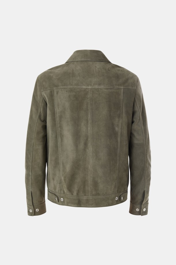 네이비, 브라운, 카키 3가지 색상으로 출시된 남성용 멀티컬러 카라넥 양가죽 집업 점퍼 CLJP117입니다. 부드러운 양가죽 소재로 제작되어 촉감이 뛰어나며, 봄, 가을철 데이트룩과 가을 나들이룩에 잘 어울립니다. 베이직핏에 캐주얼하고 클래식한 스타일을 더해 일상에서도 세련된 멋을 연출할 수 있습니다. 심플한 디자인에 카라넥, 히든 타입 포켓, 안쪽 주머니 디테일을 더해 실용성을 높였습니다. 중간 두께감으로 간절기 날씨에 적합하며 방수 기능까지 갖추고 있습니다.
