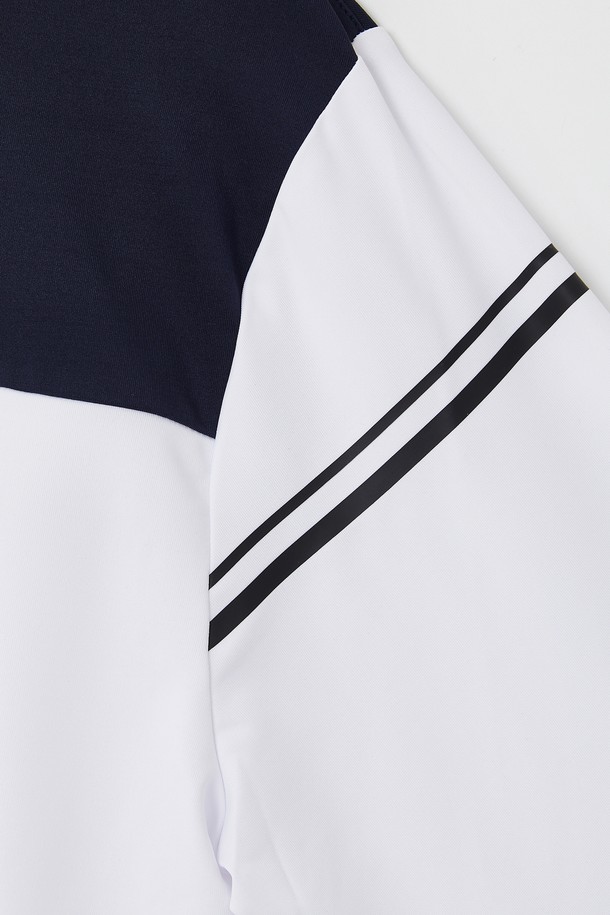 남성용 라이프앤 스포츠 미들넥 긴팔 티셔츠 CTEE110입니다. 블랙과 화이트 두 가지 색상으로 제공되며, 골프, 스포츠, 야외 활동 등 다양한 활동에 적합합니다. 봄, 여름, 가을, 겨울 사계절 모두 활용 가능하며, 신축성이 뛰어난 폴리에스터와 폴리우레탄 혼방 소재로 제작되었습니다. 심플하고 스포티한 컬러블록 디자인에 베이직핏, 레귤러 기장으로 편안하게 착용할 수 있으며, 이너웨어로 활용하기에도 좋습니다.
