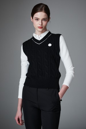 Classic cable knit vest 클래식 케이블 니트 베스트