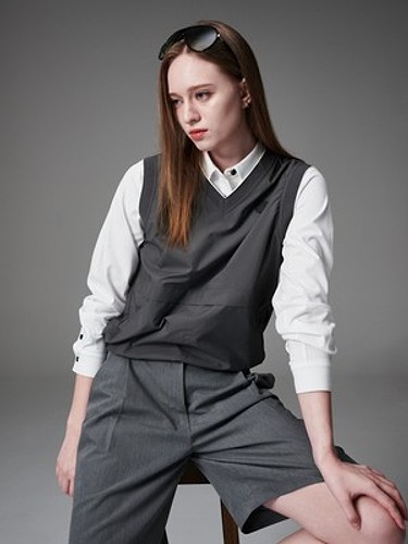 Waterproof pocket vest 포켓 디테일 우븐 베스트-a