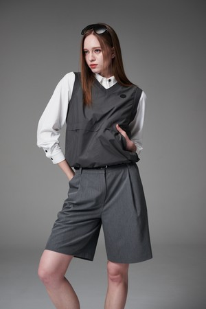 Knee length one tuck shorts 니렝스 원턱 쇼츠