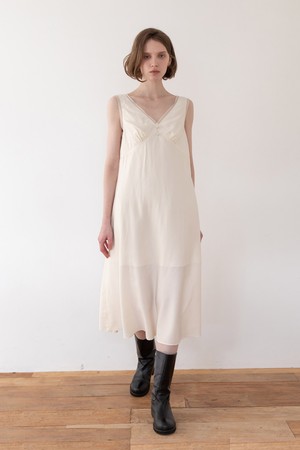 Sleeveless slim dress - Cream