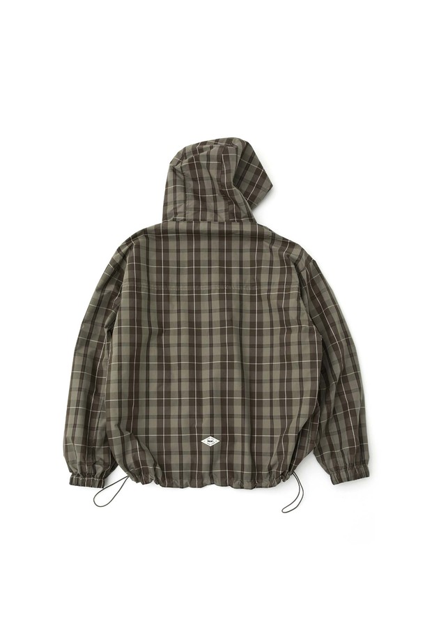 리버시블 빅체크 후드 쉘파카_BROWN은 봄, 가을 간절기에 활용하기 좋은 캐주얼 스타일의 아우터입니다. 브라운 컬러의 체크 패턴이 돋보이며, 일상 속 편안한 스타일을 연출하기 좋습니다. 겉감은 면과 나일론 혼방 소재로 제작되어 부드러운 촉감과 우수한 내구성을 자랑합니다. 리버시블 디자인으로 다양한 스타일 연출이 가능하며, 후드 스트링, 밑단 조절, 손목 밴딩, 나일론 지퍼 디테일로 실용성을 더했습니다. 동네 마실룩, 산책룩, 가을 나들이룩에 활용하여 멋스러운 캐주얼룩을 완성해보세요.