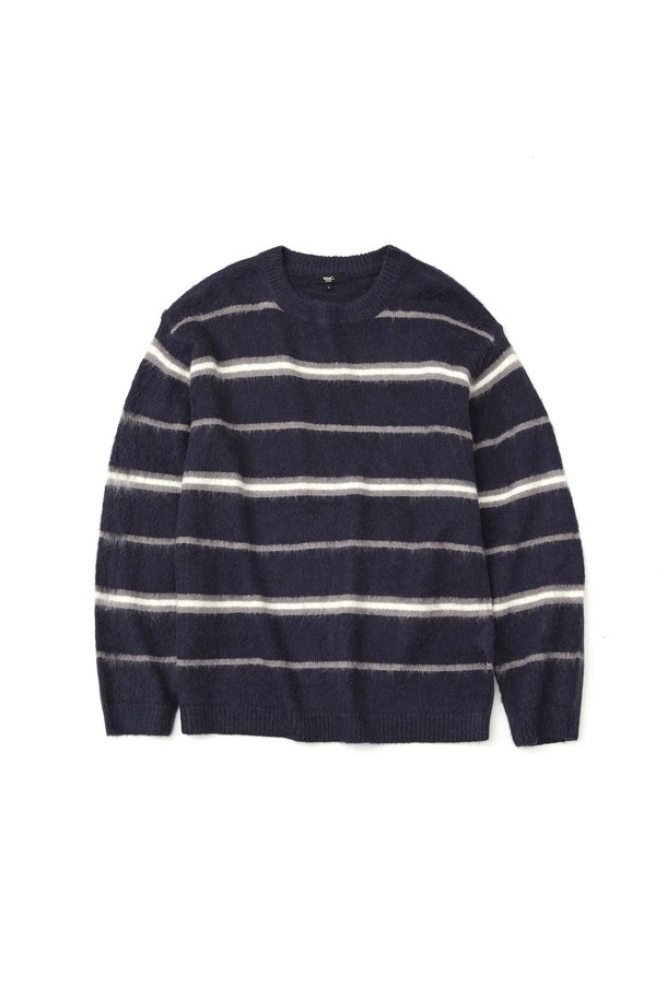 네이비 컬러의 스트라이프 크루넥 니트입니다. 울과 아크릴 혼방 소재로 제작되어 부드러운 촉감과 두꺼운 두께감으로 가을, 겨울철 따뜻하게 착용하기 좋습니다. 루즈핏으로 편안한 착용감을 선사하며, 베이직하고 캐주얼한 스타일을 연출합니다. 출근룩과 비즈니스 캐주얼, 캐주얼, 클래식, 미니멀 스타일 모두 소화 가능합니다. 긴 소매 기장과 스트라이프 패턴 디테일이 돋보이는 디자인입니다.
