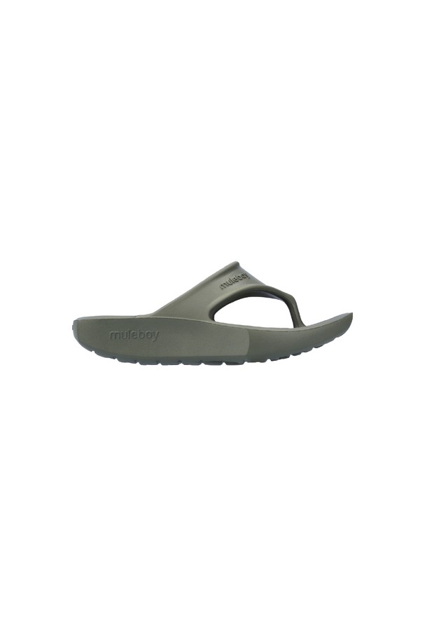 여성을 위한 스퀘어 엑스 플립플랍은 딥 리첸 그린 색상의 트렌디한 플립플랍입니다. TPE 소재로 제작되었으며 RICHfoam 기술이 적용되어 충격 흡수, 아치 서포트, 마사지 효과, 진동 감소 기능을 제공하고 발바닥 접촉 면적을 넓혀 편안함을 더했습니다. 일상 및 실내에서 여름철에 편안하게 착용할 수 있으며, 종아리 근육 사용률을 증가시키는 효과도 있습니다.
