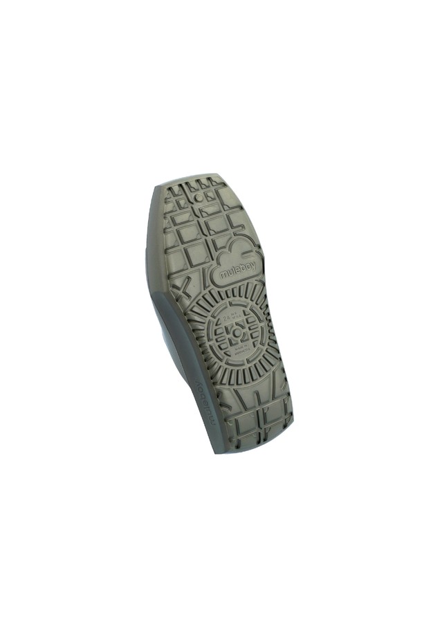 피아차 엑스 슬라이드는 딥 리첸 그린 색상의 여성용 슬라이드 신발입니다. 봄, 여름철 일상에서 편안하게 신을 수 있으며, 오픈토 디자인과 플랫 굽으로 제작되었습니다. TPE 소재와 RICHfoam 쿠셔닝, 아치 서포트 기능이 적용되어 압력 분산, 혈액순환 개선, 발 마사지 효과, 충격 흡수, 피로감 감소 기능을 제공합니다.
