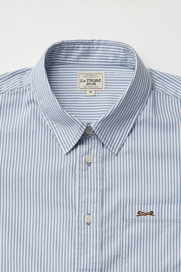 옥스퍼드 반소매 셔츠 (스트라이프)는 남성용 셔츠로, 봄과 여름에 시원하게 착용하기 좋습니다. 베이직하고 캐주얼한 스타일을 연출하며, 데이트룩 또는 카페룩에 적합합니다. 면 소재의 스탠다드핏 레귤러 기장으로 편안한 착용감을 선사합니다. 가슴 포켓에는 로고 자수 디테일이, 단추에는 르티그레 레터링 로고가 있어 포인트를 더합니다. 얇은 두께감과 스트라이프 패턴으로 캐주얼, 미니멀, 클래식 스타일을 모두 소화할 수 있습니다.
