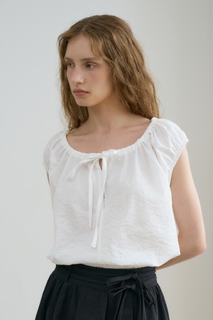 Volume Ribbon Blouse