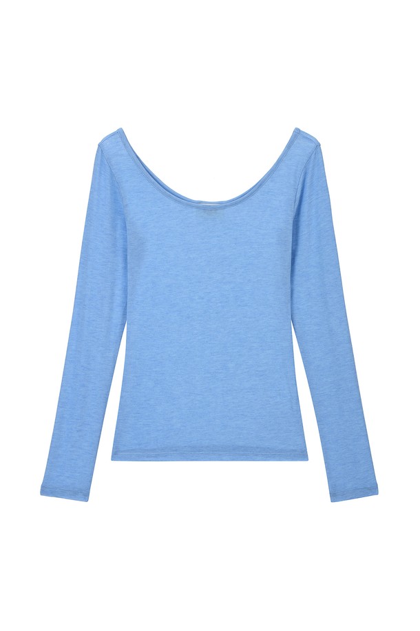 목선과 쇄골을 은은하게 드러내 여성스러운 분위기를 연출하는 뉴 딥 U넥 티셔츠입니다. 부드러운 촉감의 텐셀, 울, 스판덱스 혼방 소재로 제작되어 편안한 착용감을 선사하며, 레귤러핏에 긴소매 기장으로 사계절 내내 활용 가능합니다. 아이보리, 베이지, 핑크, 옐로우 블루, 블랙 등 다양한 색상으로 만나보세요.
